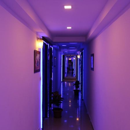 Hotel Kum Kum Adalaj Екстер'єр фото