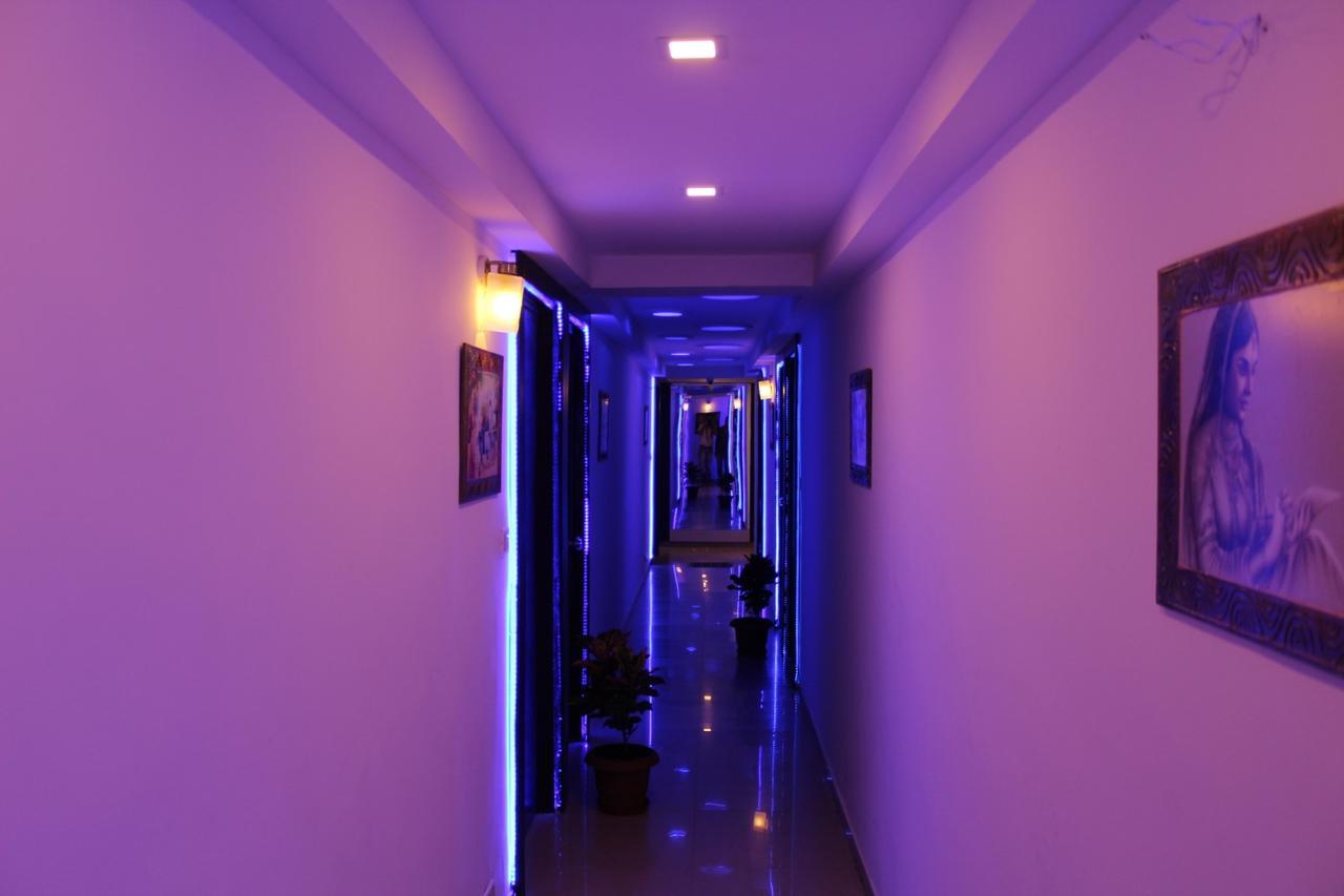 Hotel Kum Kum Adalaj Екстер'єр фото