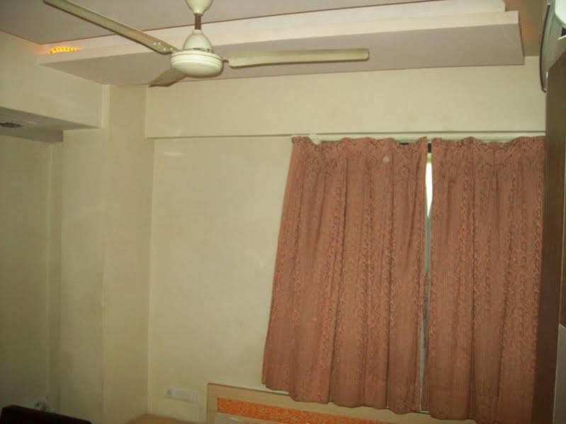Hotel Kum Kum Adalaj Екстер'єр фото